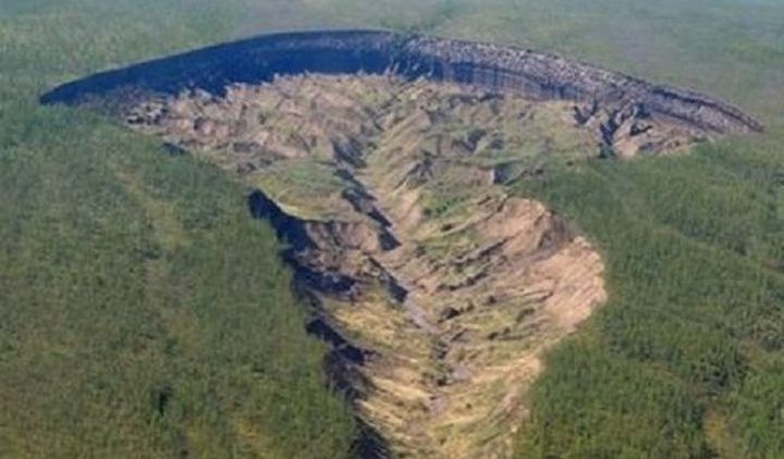 Сибирският кратер Батагайка наречен от местните жители Вратите на ада