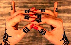 При депресия: Мудра “Стълбицата на небесния храм”